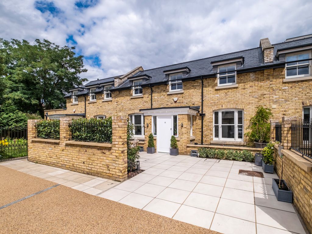 3 bed terraced house for sale in Park Lane, Richmond TW9, £1,370,000