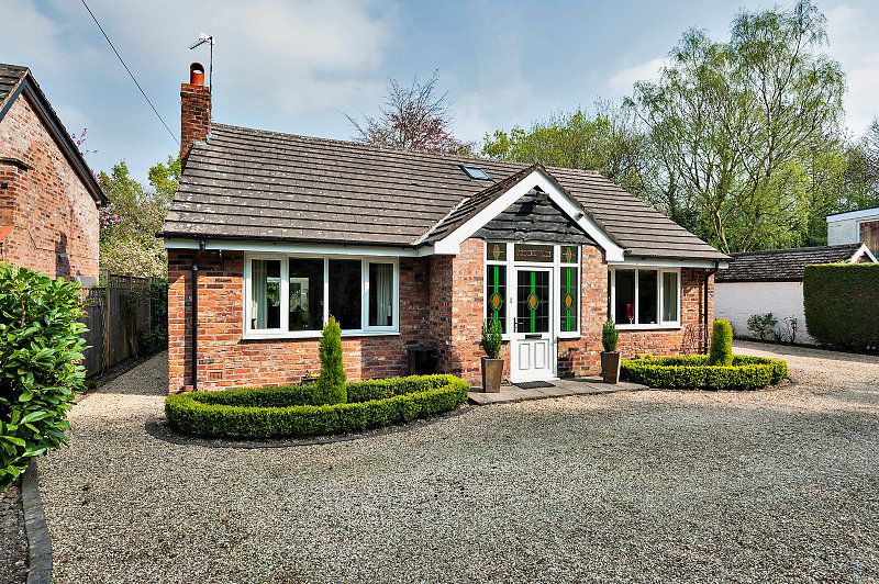 Property Details For Somerville Shay Lane Hale Barns Altrincham