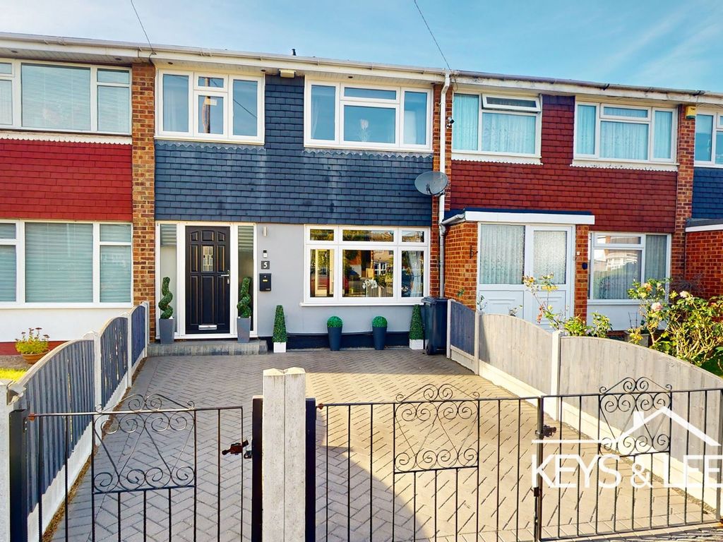 3 bed terraced house for sale in Grimstone Close, Collier Row, Romford