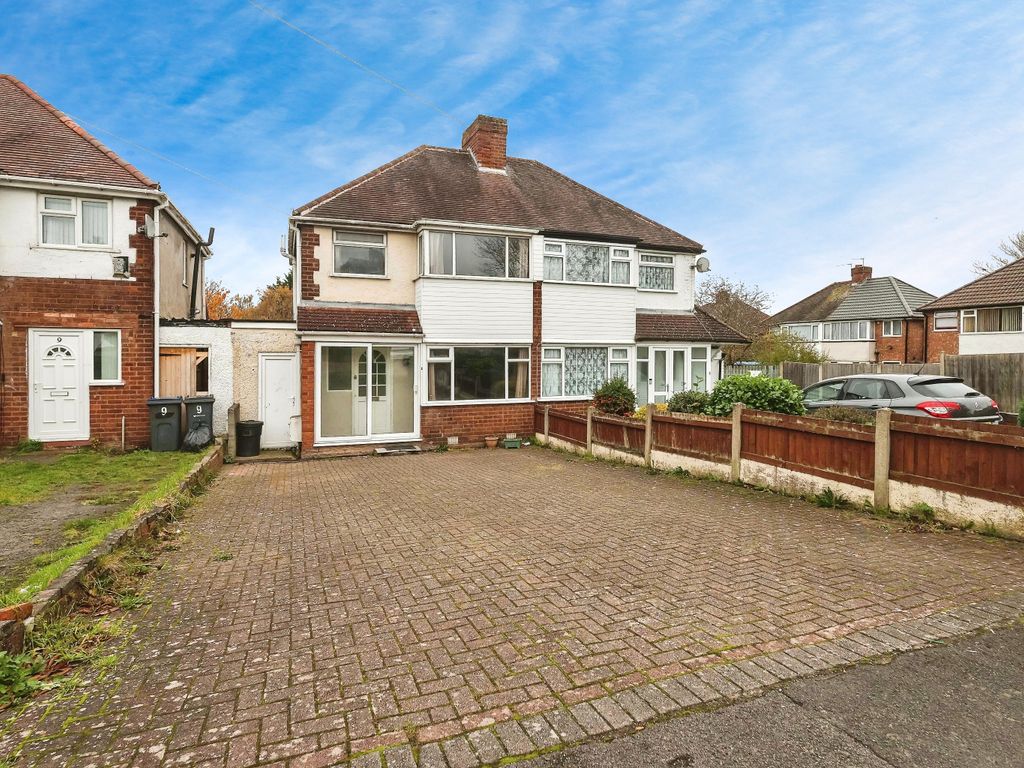 3 bed semidetached house for sale in Heston Avenue, Birmingham B42, £