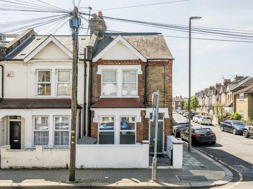 2 bed flat for sale in Kimber Road, London SW18, £550,000 Zoopla