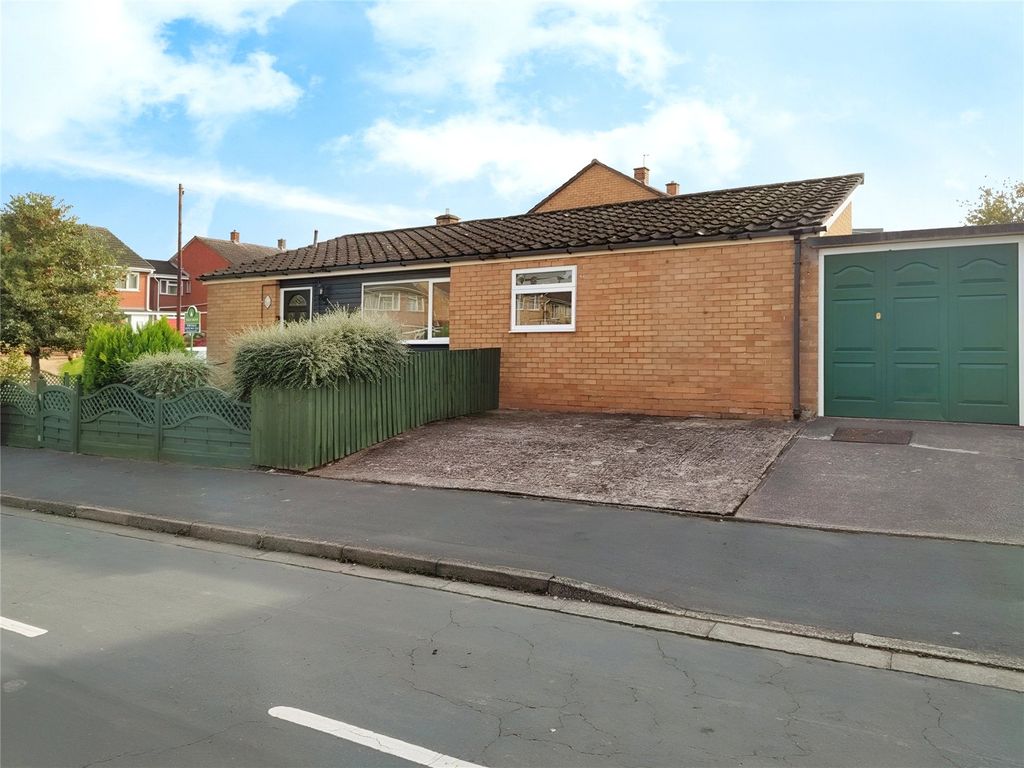 3 bed bungalow for sale in Clun Close, Wellington, Telford, Shropshire