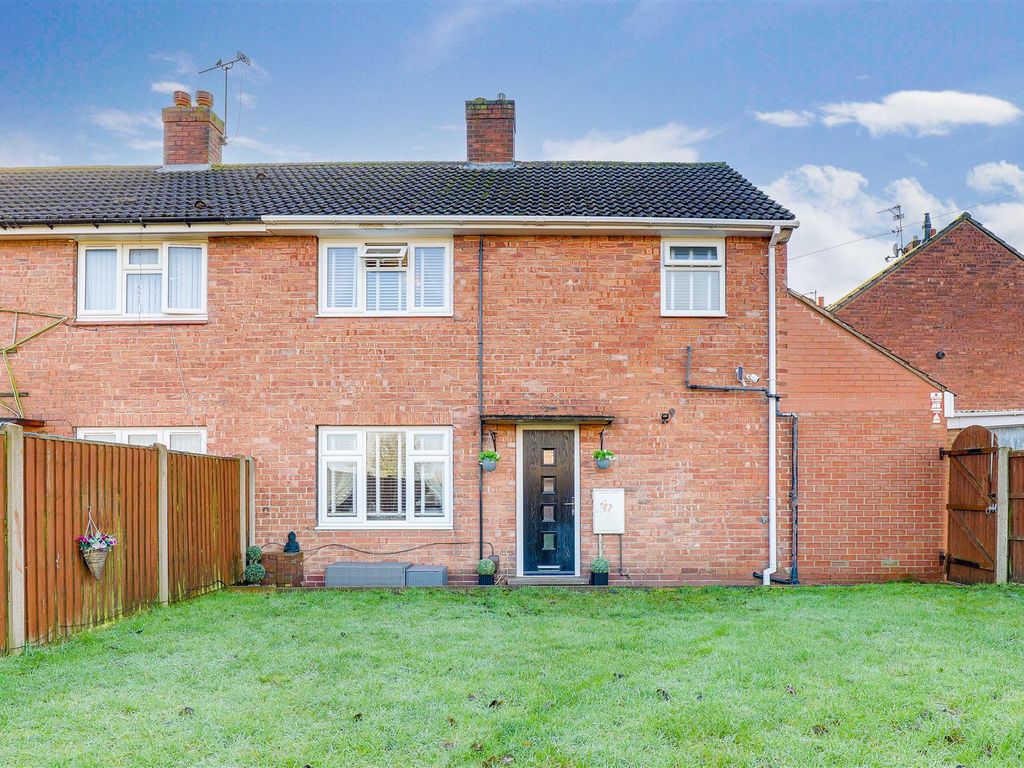 3 bed semidetached house for sale in Avenue, Calverton