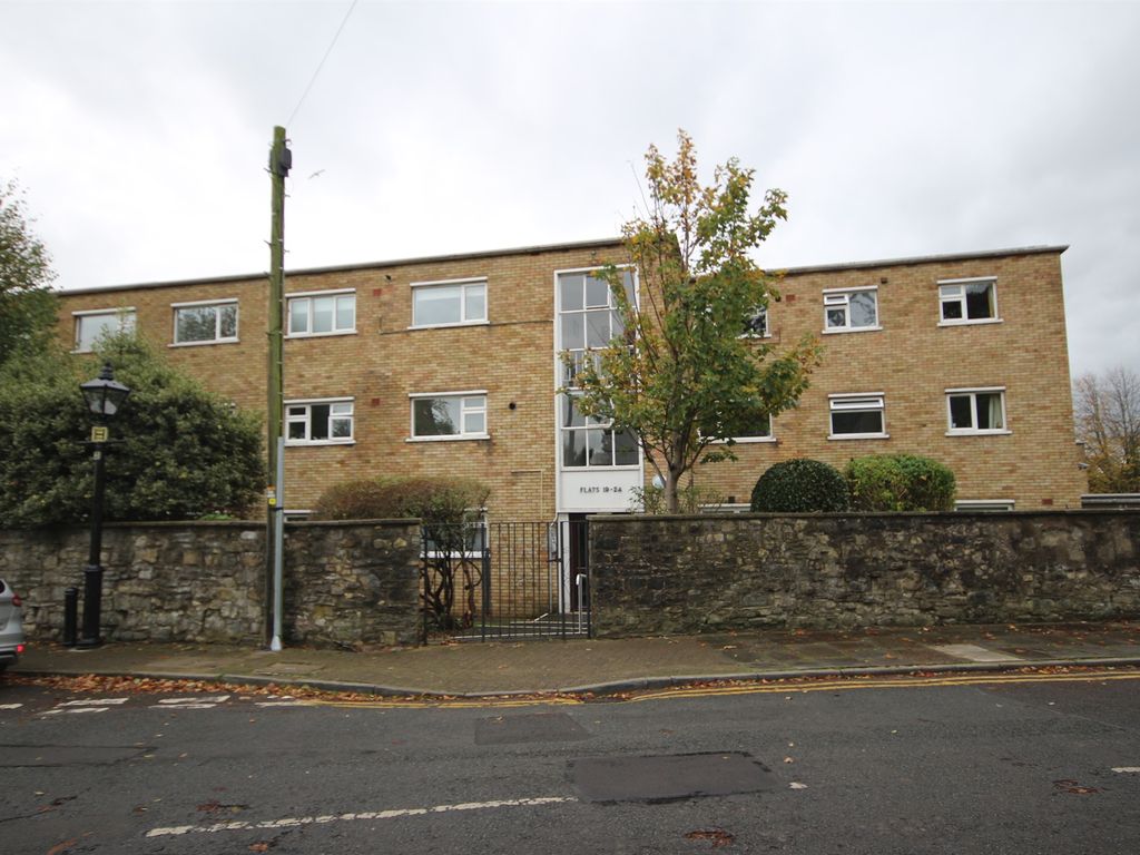 Beach Road, Penarth CF64