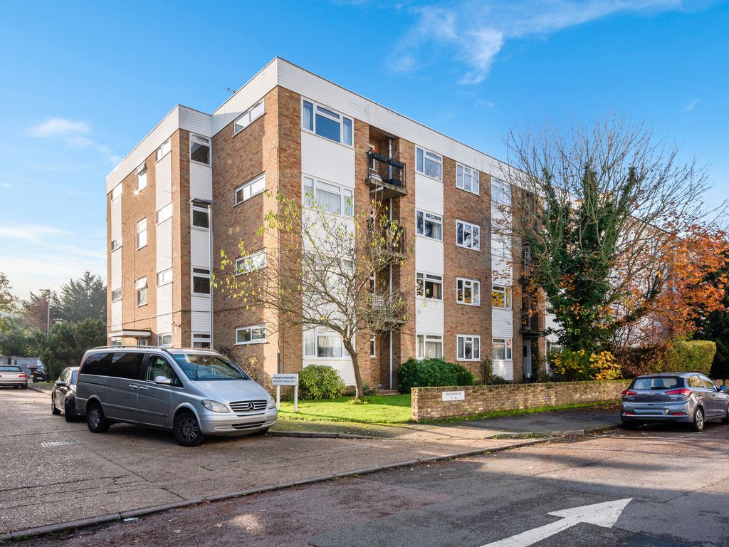 2 bed flat for sale in Rivermead, Uxbridge Road, Kingston Upon Thames