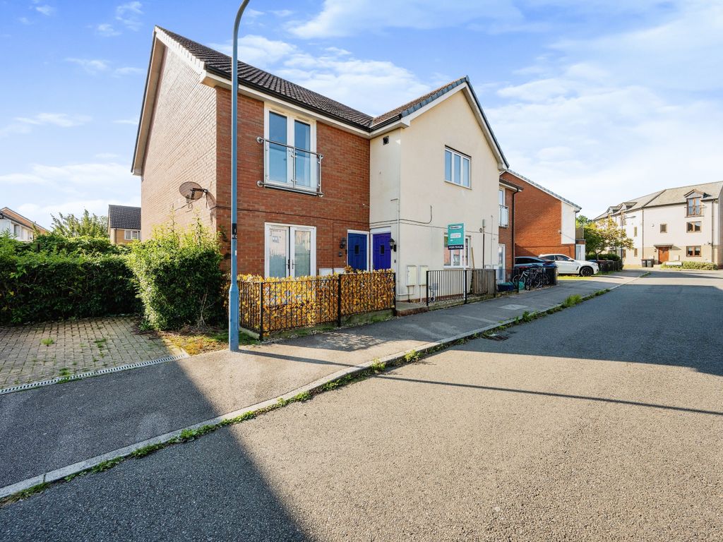 2 bed flat for sale in Hunsbury Chase, Broughton, Milton Keynes