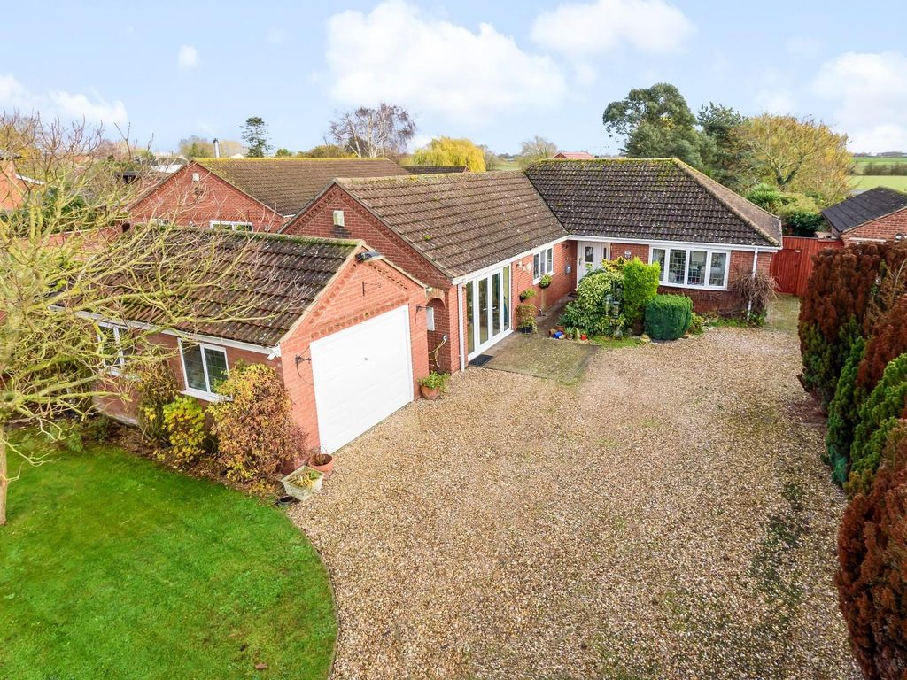 4 bed detached bungalow for sale in Hawthorn Hill, Dogdyke, Lincoln LN4