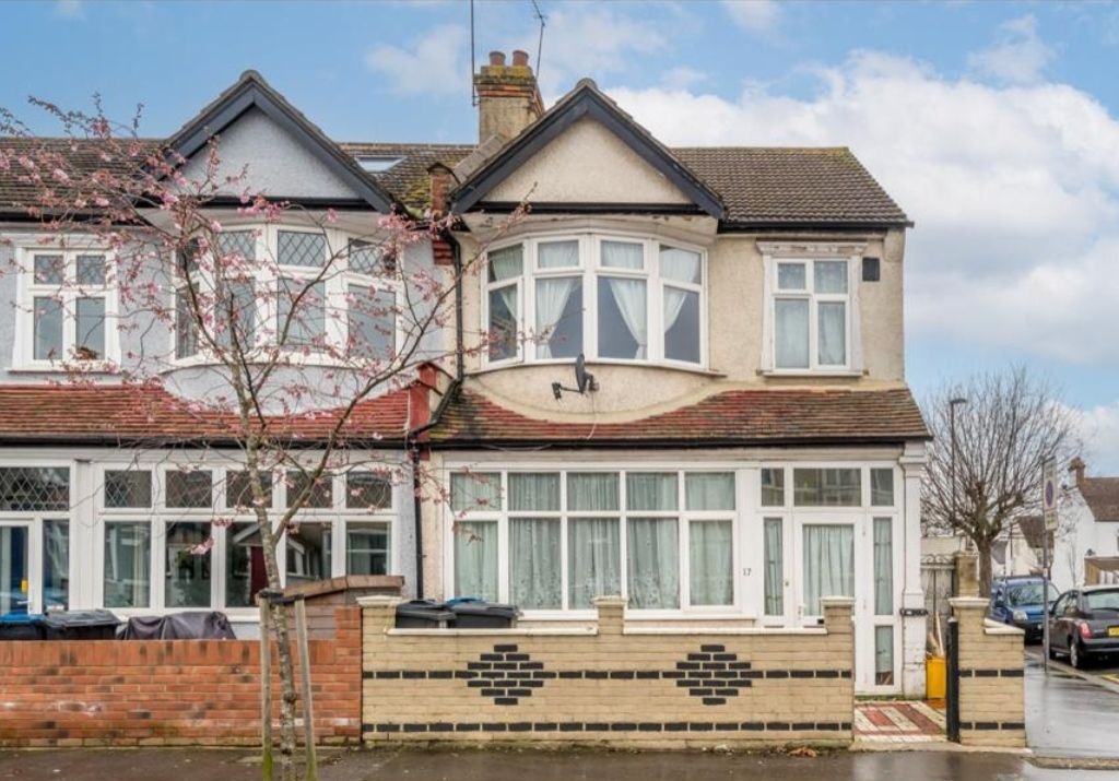 4 bed end terrace house for sale in Park Road, London SW16 Zoopla