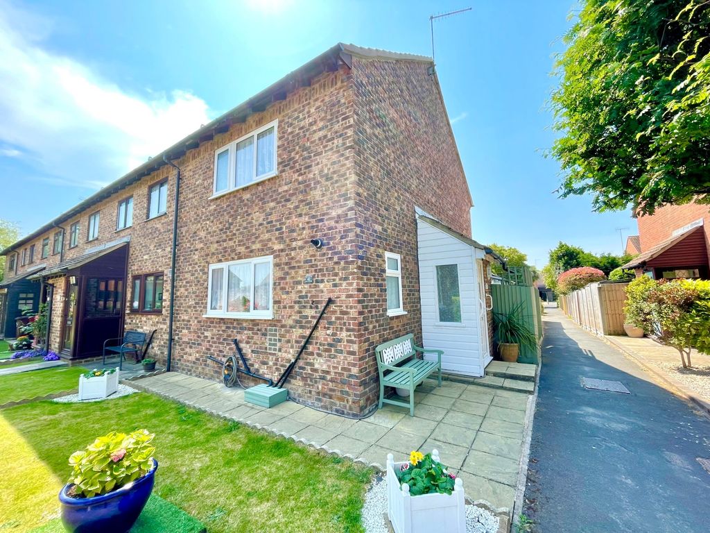 3 bed end terrace house for sale in Wakehurst Place, Rustington, West