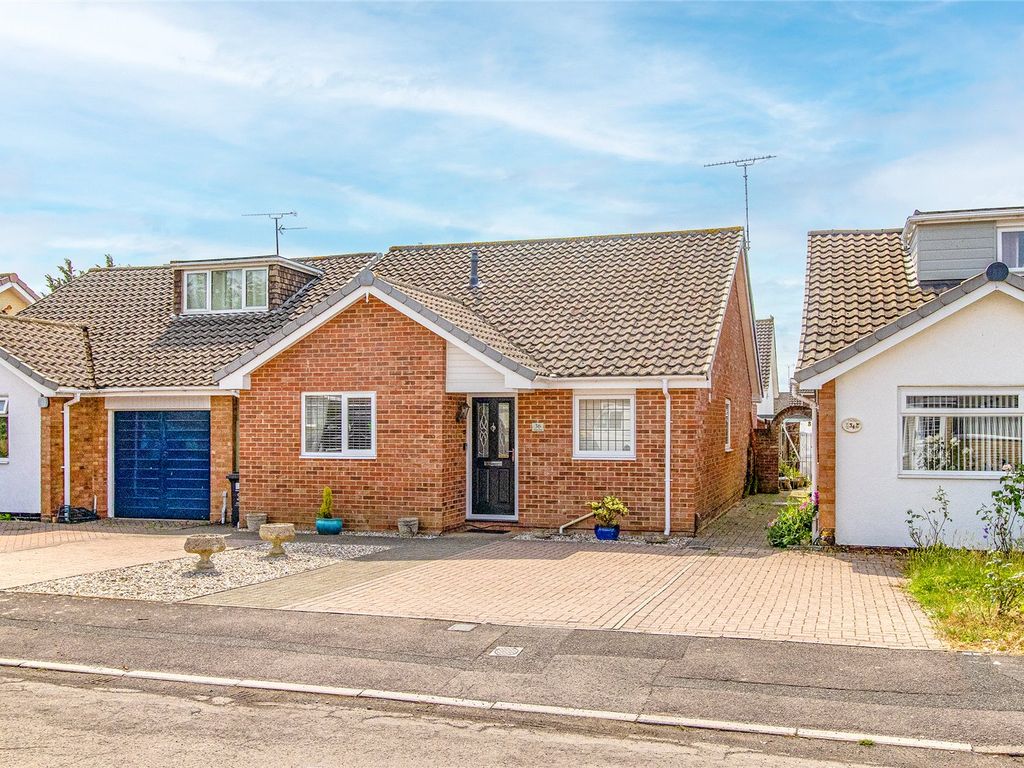 2 bed bungalow for sale in Trajan Road, Coleview, Swindon, Wiltshire