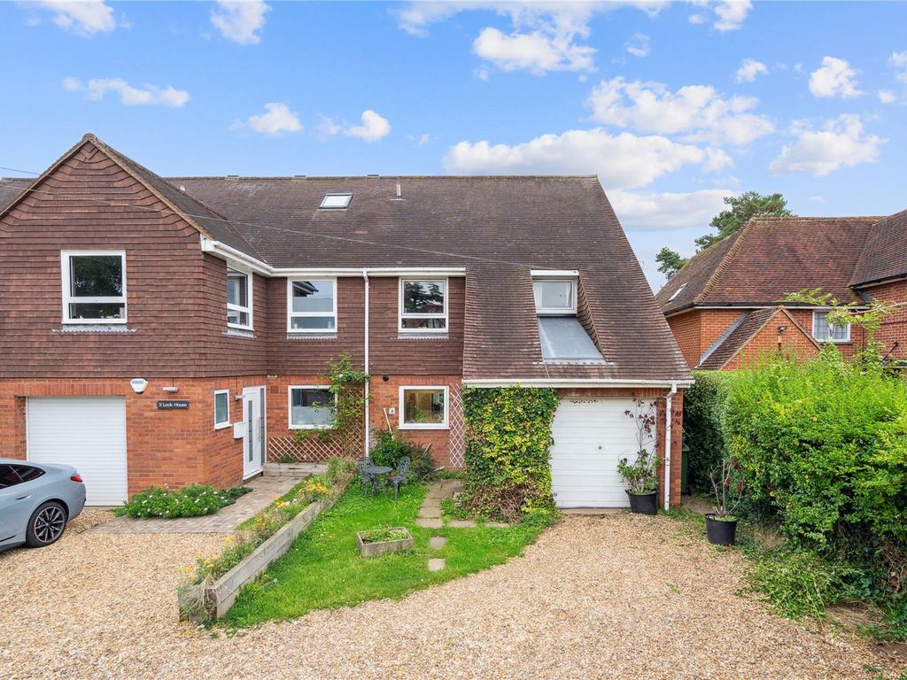 4 bed semidetached house for sale in Lock House, Lock Road, Marlow