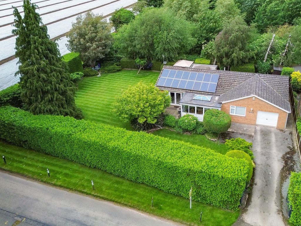 3 bed detached bungalow for sale in Rawsons Lane, Boston PE21, £345,000