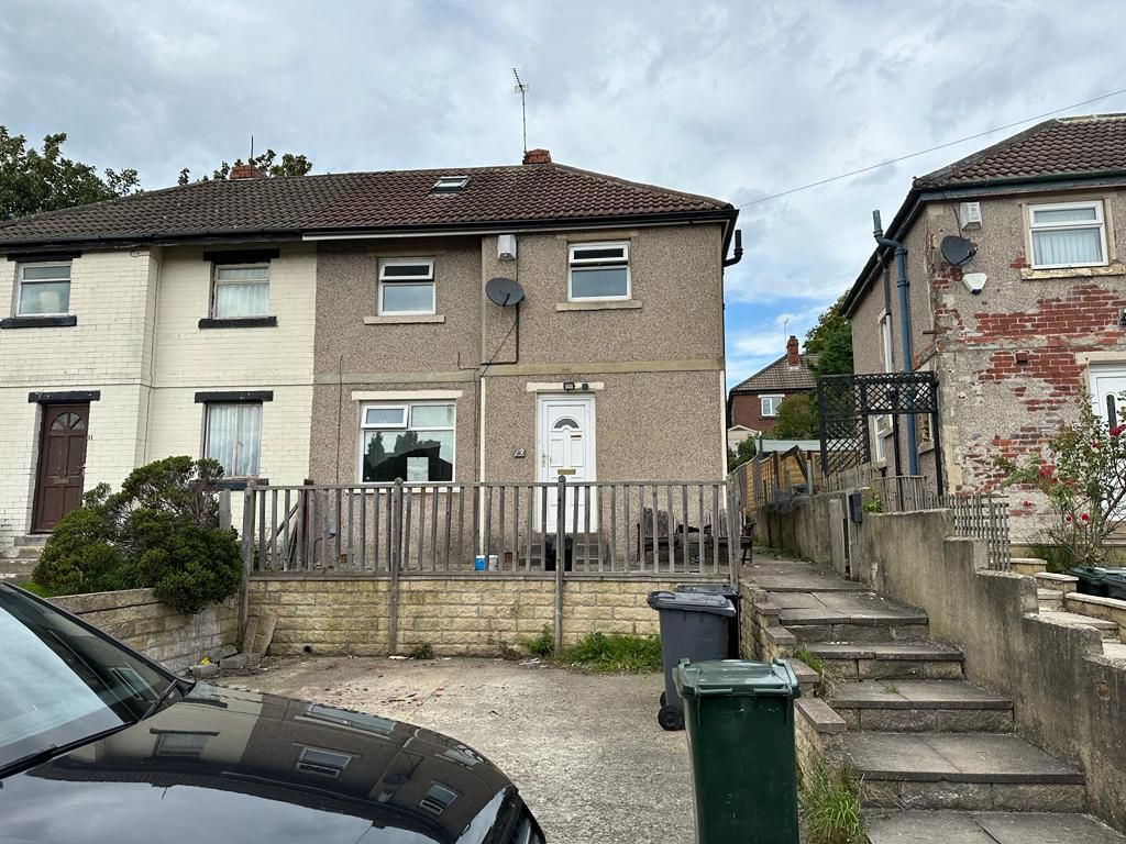 3 bed semidetached house to rent in Ashbourne Haven, Bradford BD2, £