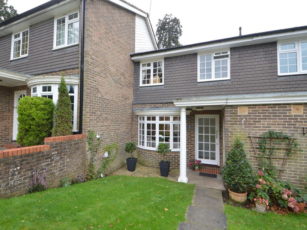 3 bed terraced house for sale in Marlborough Drive, Weybridge KT13 Zoopla