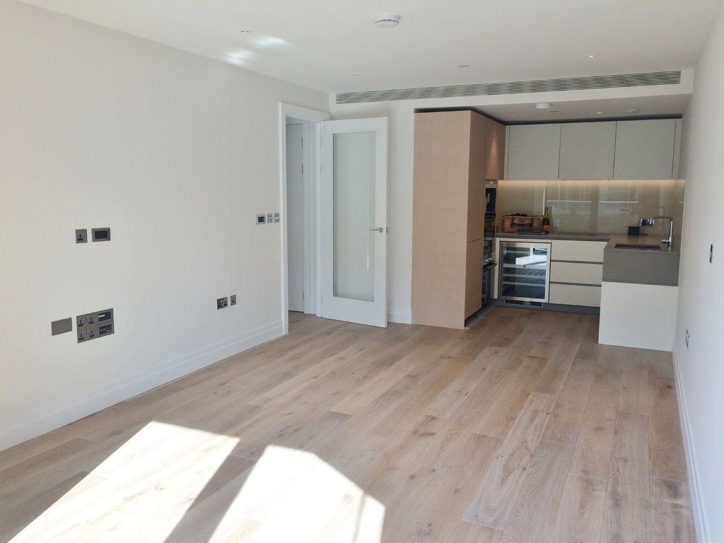 Nine Elms Lane, Battersea, London SW8  