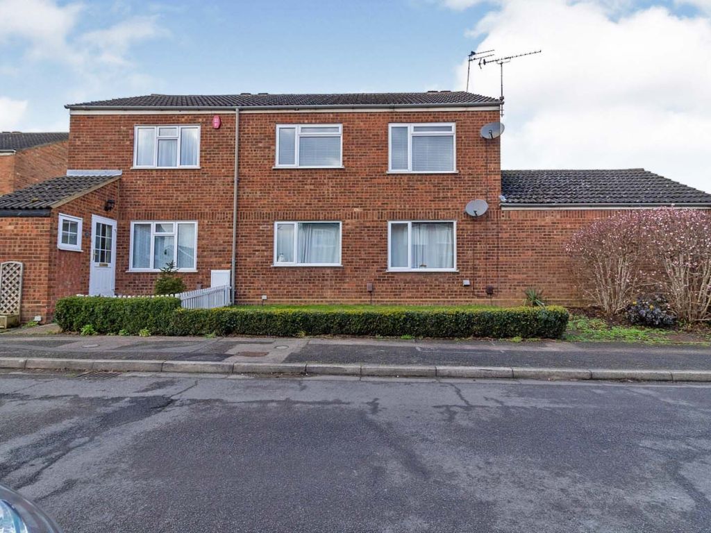1 bed for sale in Almond Road, Leighton Buzzard