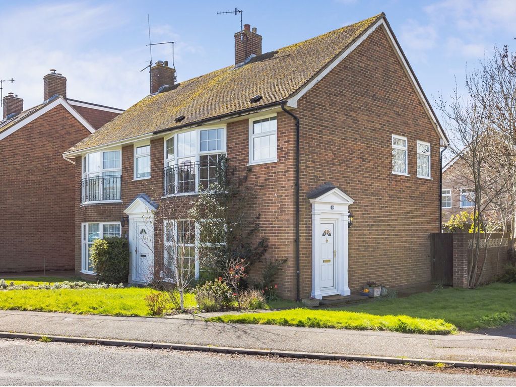 3 bed semidetached house for sale in Greenacres, ShorehamBySea BN43