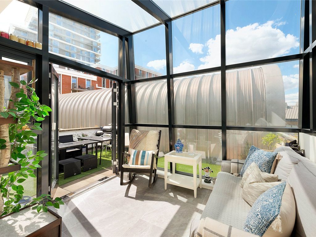 York Road, Wandsworth, London SW11  