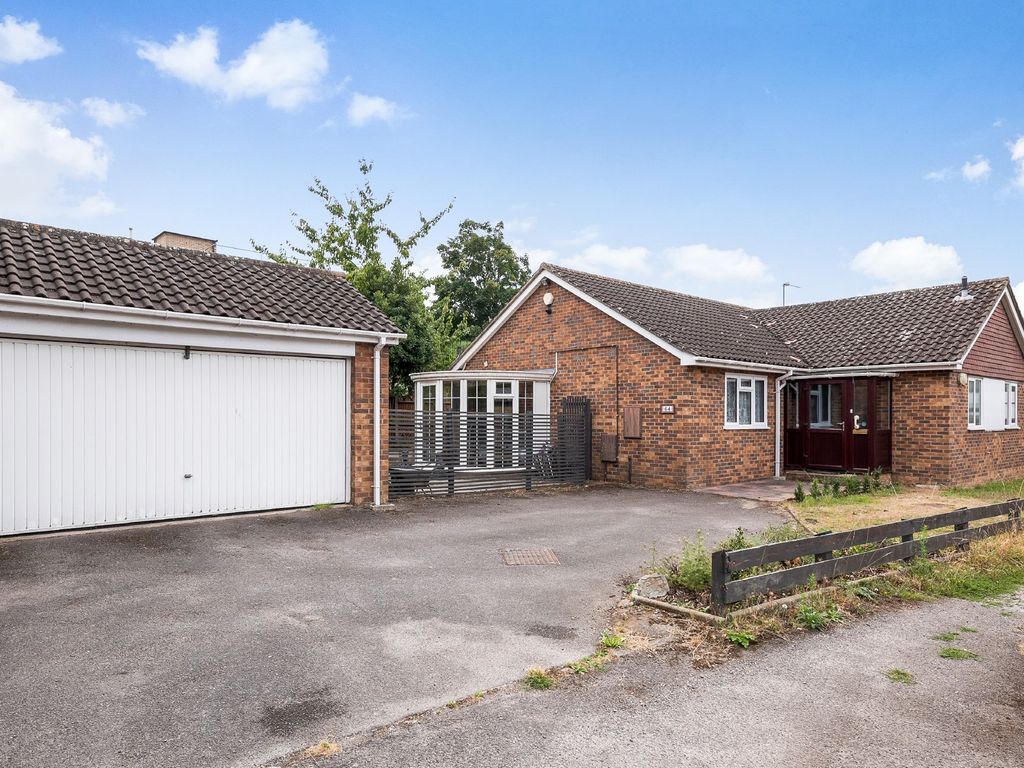 3 bed detached bungalow for sale in Parkview Road, London SE9 Zoopla