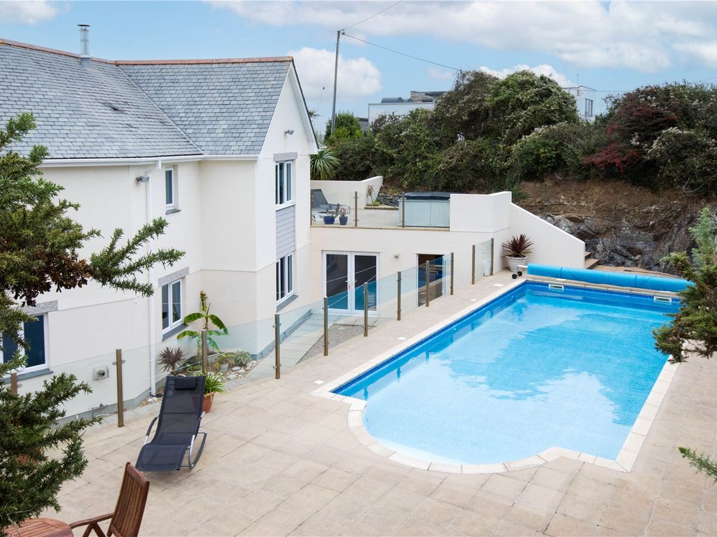 5 bed detached house for sale in Meaver Road, Mullion, Helston