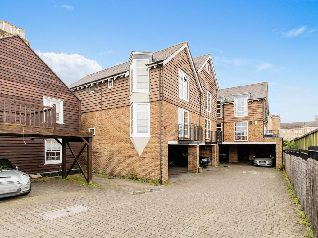 4 bed semidetached house for sale in Pier Road, Greenhithe DA9 Zoopla