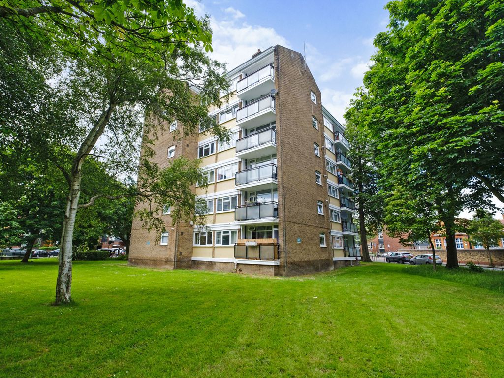 Este Road, Battersea SW11  