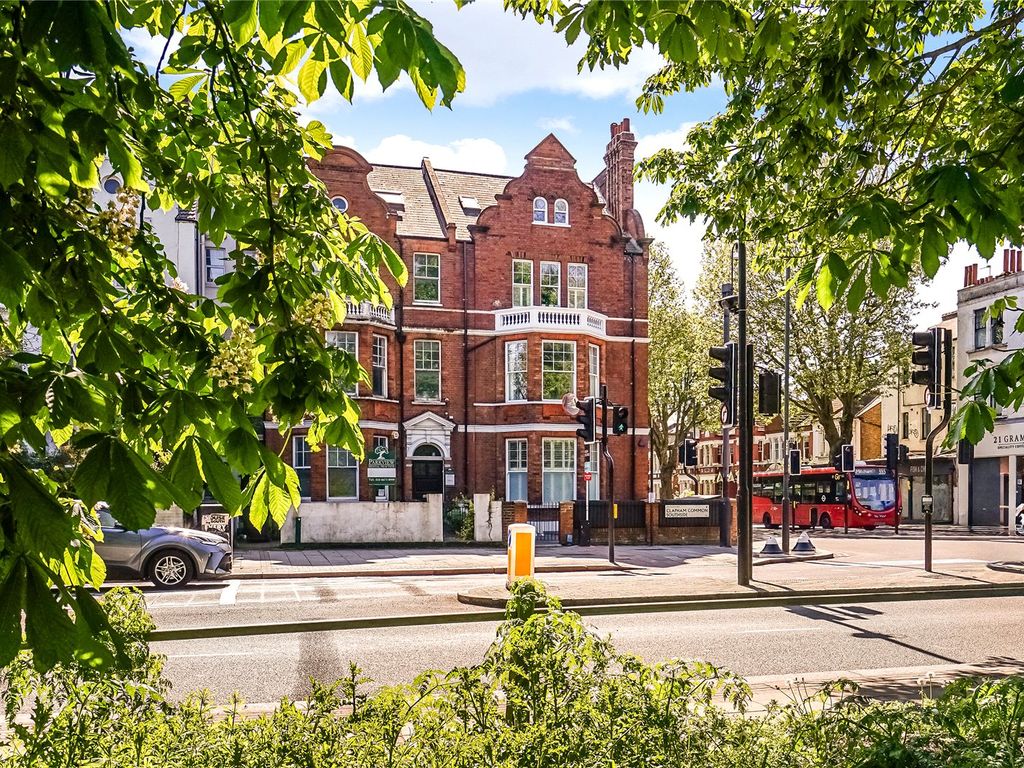 2 bed for sale in Clapham Common South Side, Clapham South