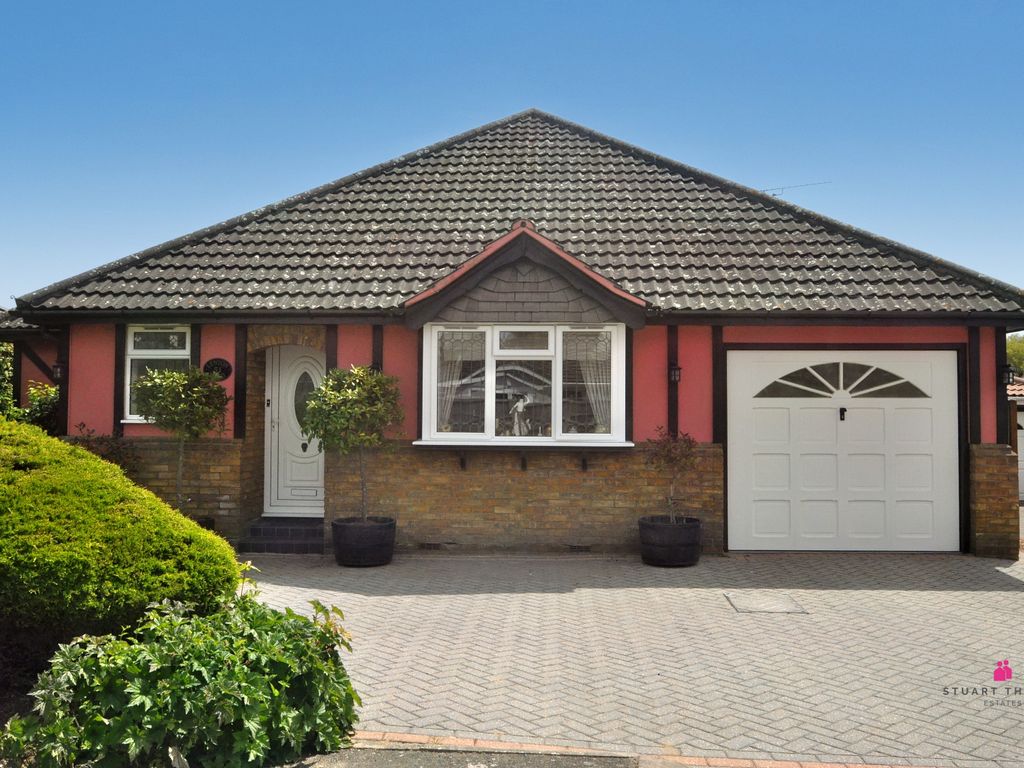 3 bed detached bungalow for sale in Lynton Road, Benfleet SS7 Zoopla