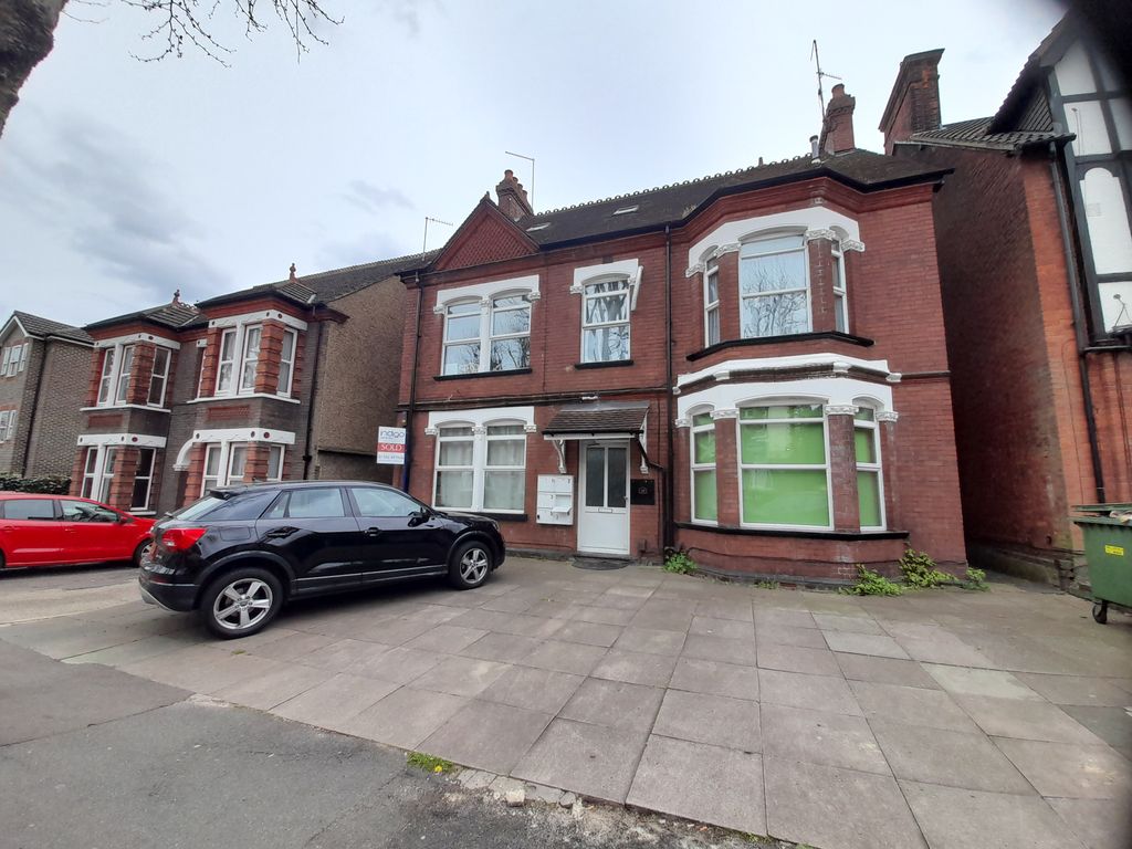 1 bed flat to rent in Studley Road, Luton LU3, £950 pcm Zoopla