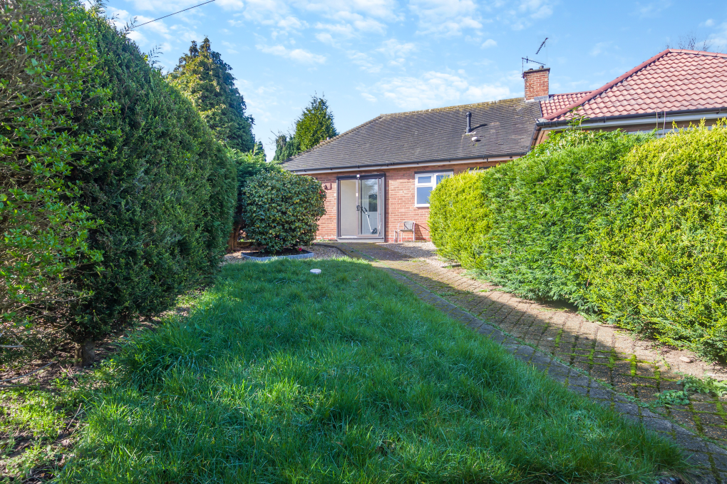 2 bed bungalow for sale in Harebell Road, Ipswich IP2, £190,000 Zoopla