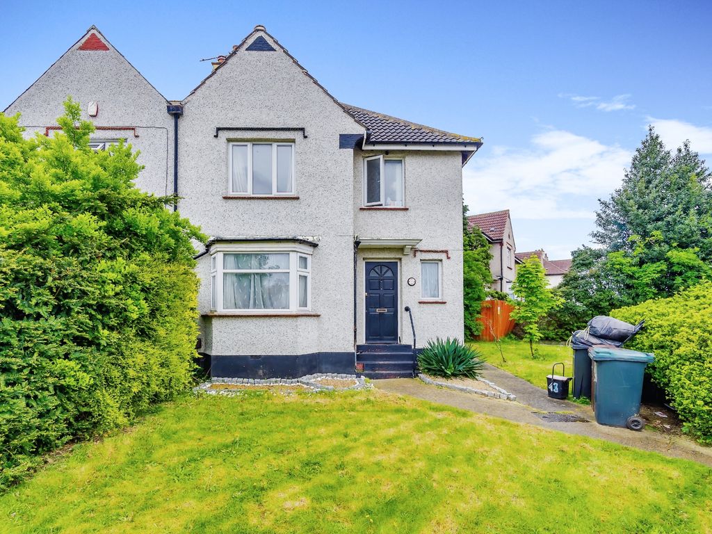 3 bed semidetached house for sale in Kitchener Avenue, Gravesend DA12