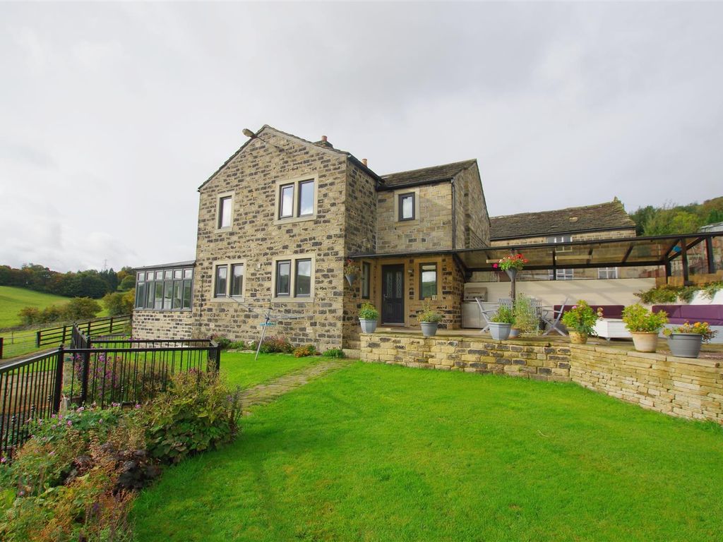 4 bed semidetached house to rent in Steele Lane, Barkisland, Halifax