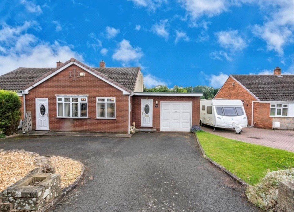 3 bed bungalow for sale in Keats Avenue, Cannock, Staffordshire WS11, £