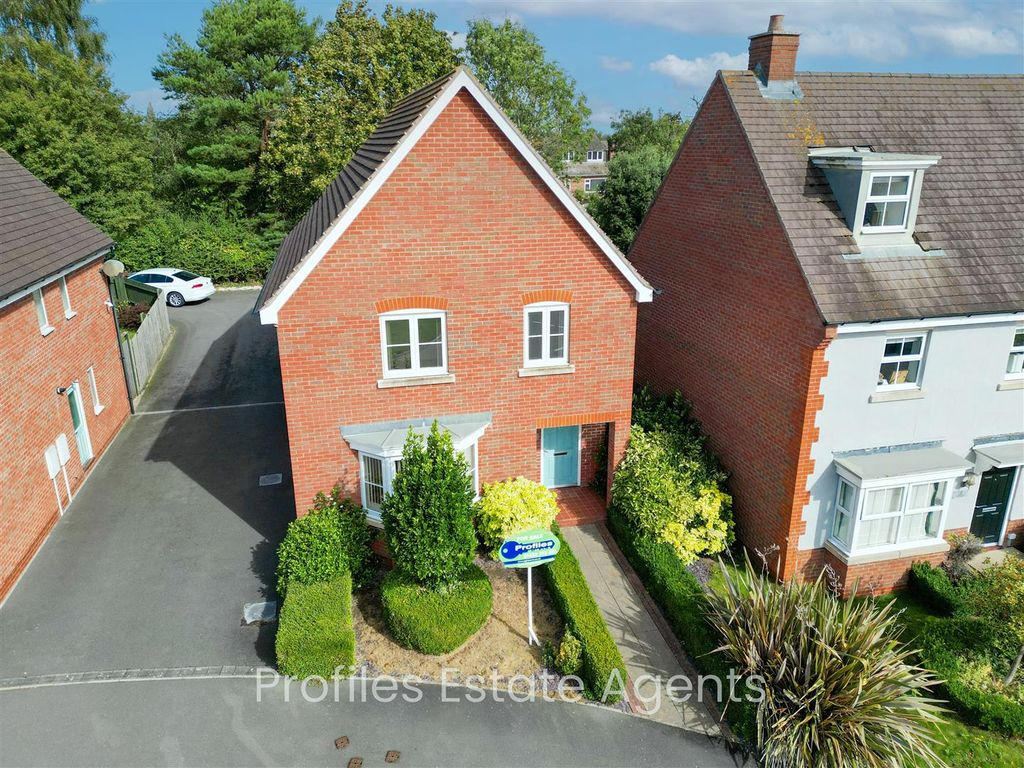 4 bed detached house for sale in Oaklands Way, Earl Shilton, Leicester
