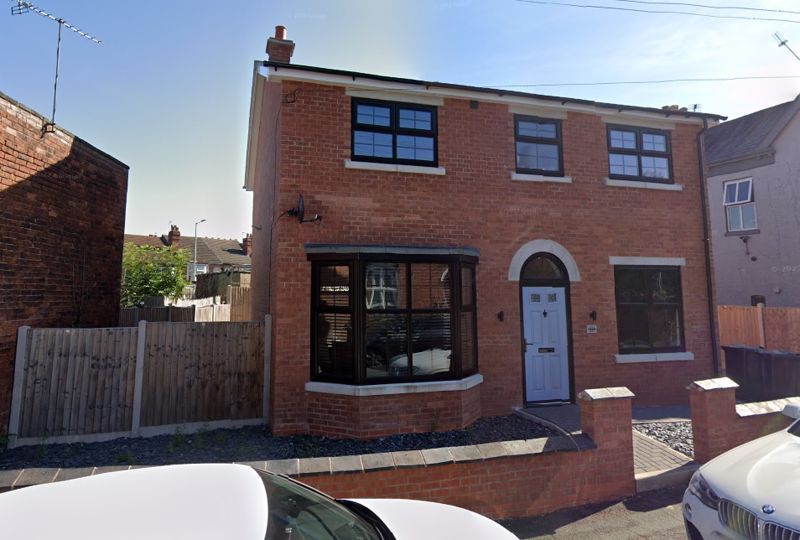 4 bed detached house to rent in Newbridge Street, Wolverhampton WV6