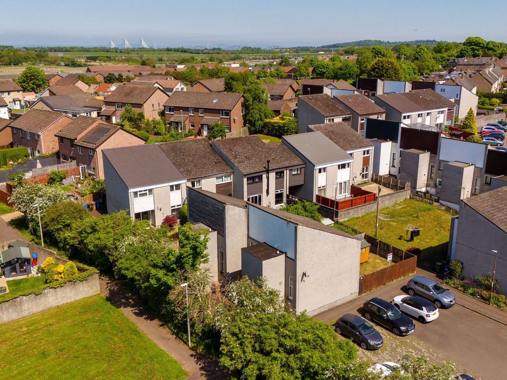 3 bed semidetached house for sale in Glendevon Park, Winchburgh EH52