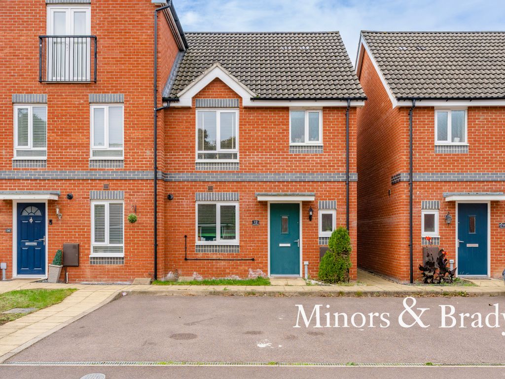 3 bed semidetached house for sale in Redpoll Road, Costessey, Norwich
