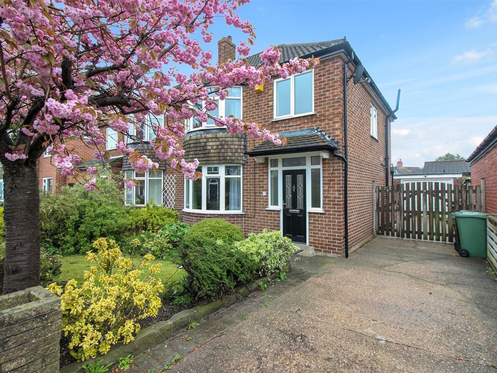 3 bed semidetached house for sale in Montague Crescent, Garforth