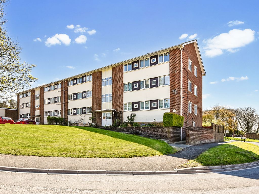 2 bed flat for sale in Highlands Road, Andover SP10 Zoopla