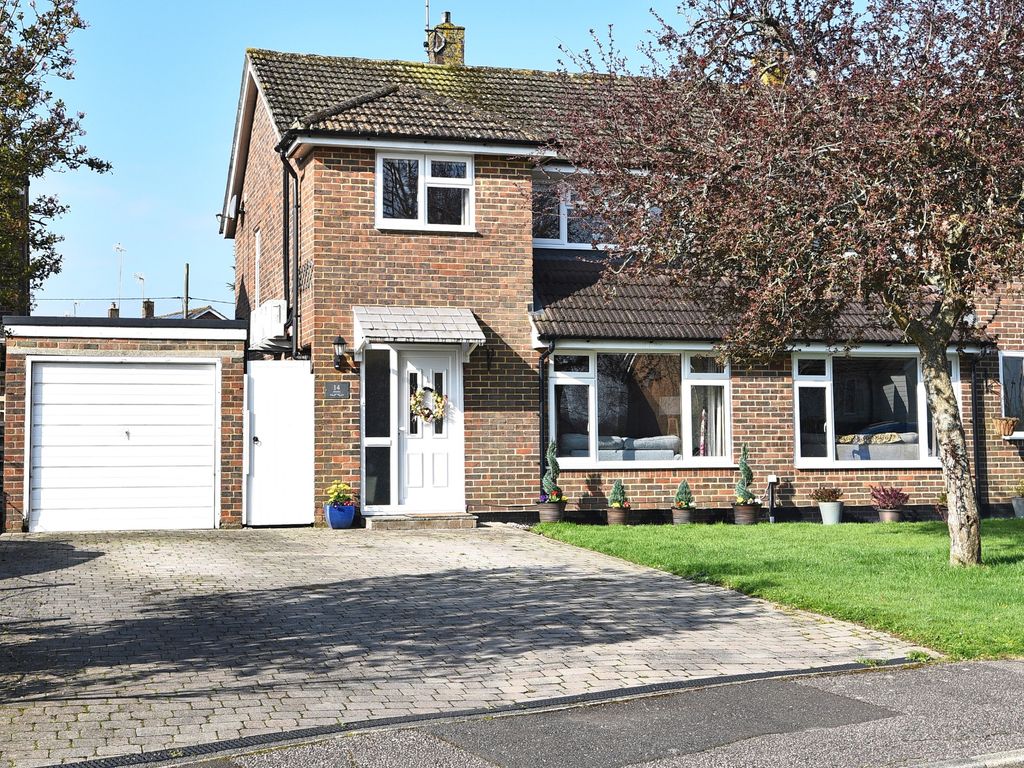 3 bed semidetached house for sale in Millfield, Southwater, Horsham