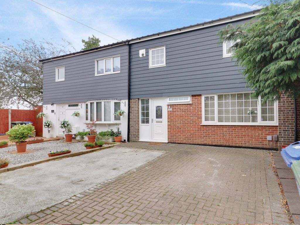 3 bed terraced house for sale in Mollands Lane, South Ockendon RM15, £