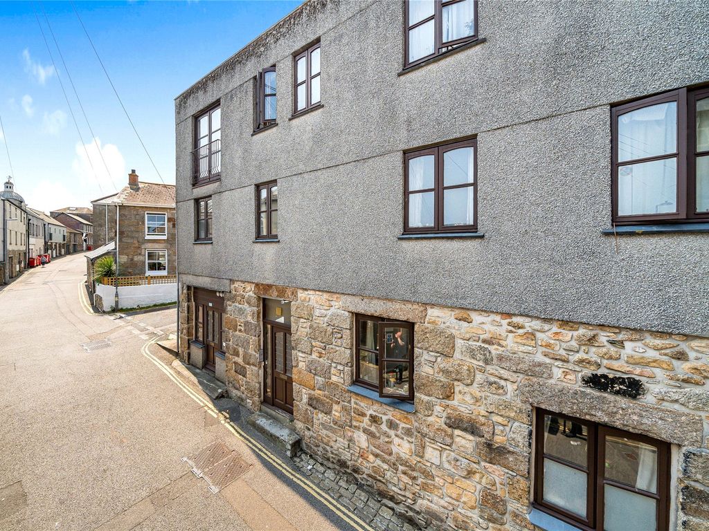 2 bed detached house to rent in Bread Street, Penzance, Cornwall TR18