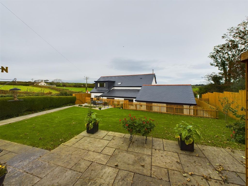 4 bed detached house for sale in PantYLlyn Cottage, Trimsaran Road