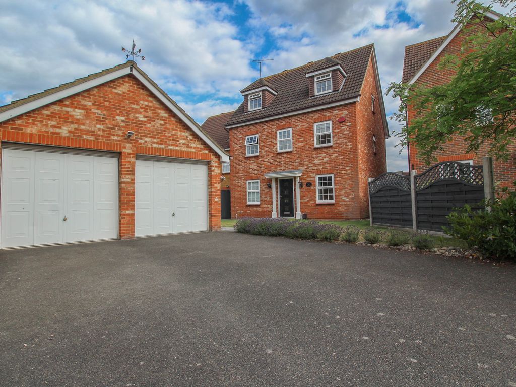 5 bed detached house for sale in Farne Drive, Wickford SS12 Zoopla