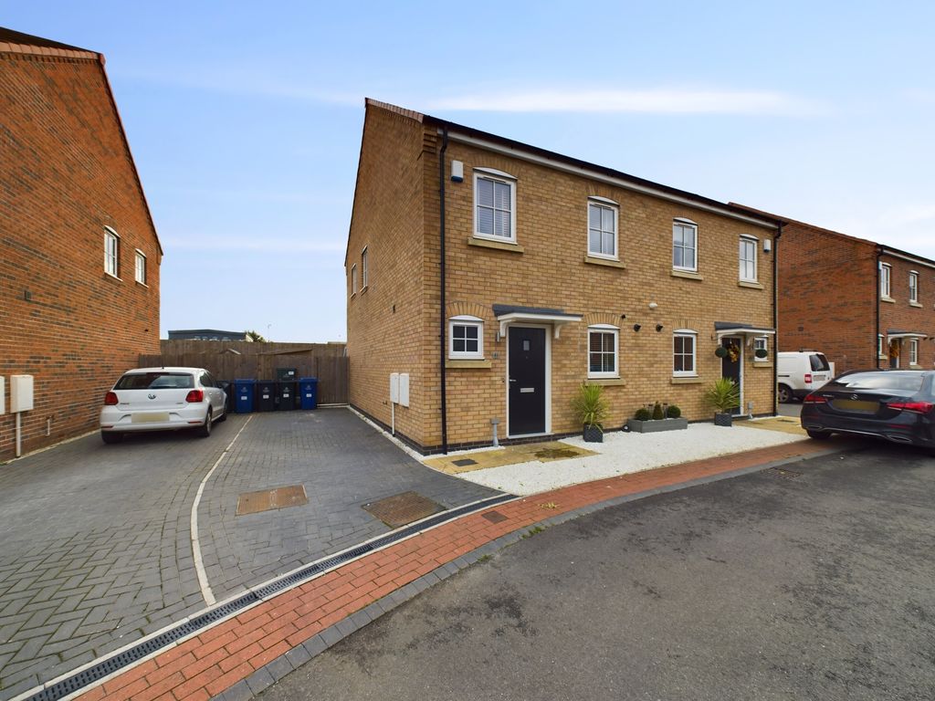 3 bed semidetached house for sale in Old School Drive, Kirk Sandall