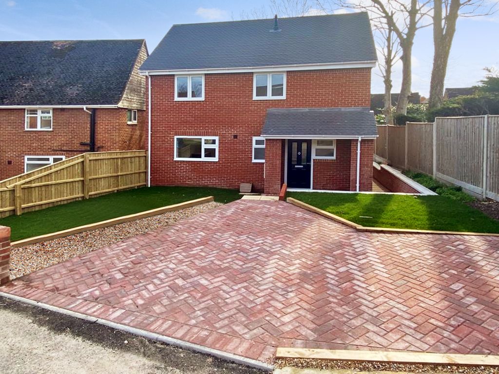 New home, 3 bed detached house for sale in Queens Close, Hythe