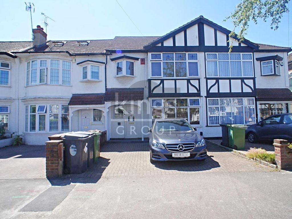 3 bed terraced house for sale in Normanshire Drive, London E4, £560,000