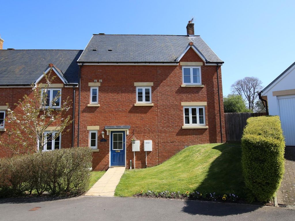 3 bed semidetached house for sale in Devonshire Rise, Tiverton EX16