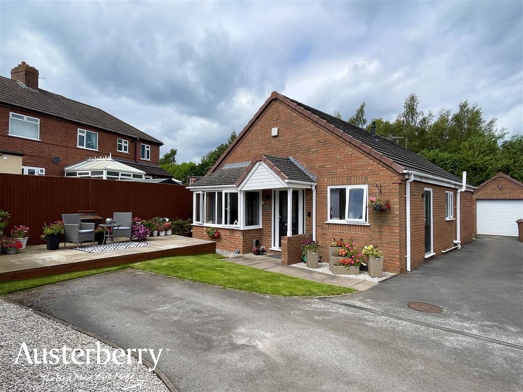 3 bed detached bungalow for sale in The Orchards, Blurton, StokeOn