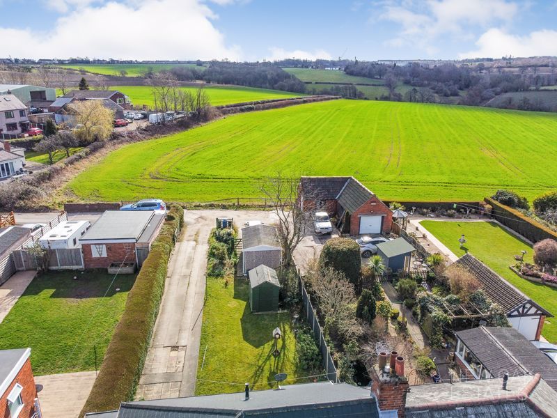 3 bed semidetached bungalow for sale in Chesterfield Road, Brimington